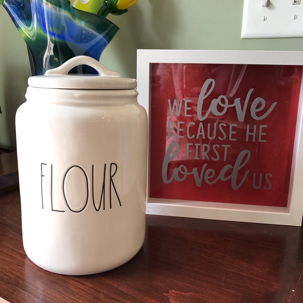Rae Dunn flour canister